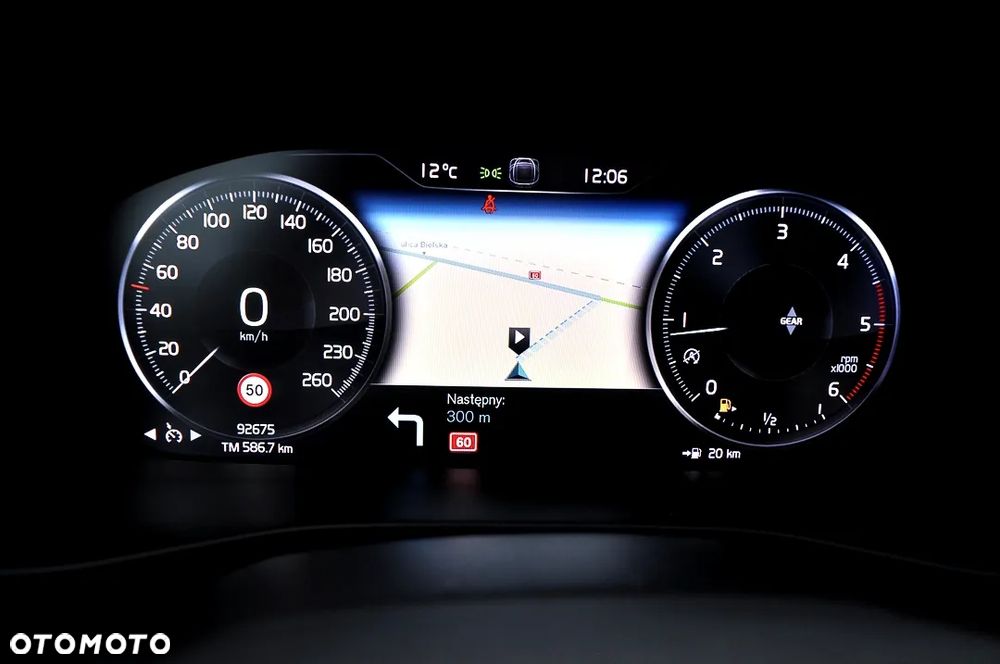 Volvo XC 40 D3 Momentum Pro - 35