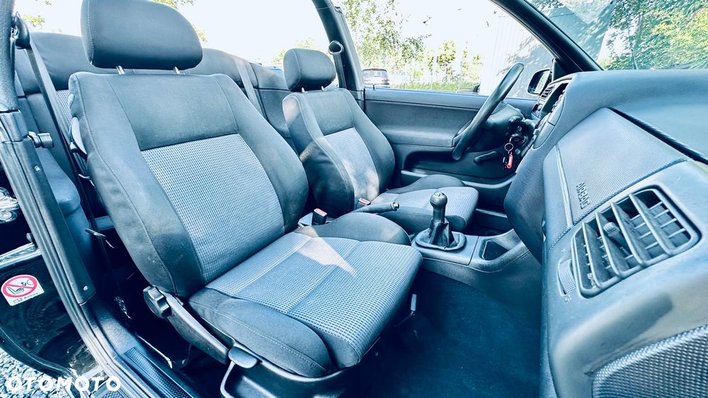 Volkswagen Golf 1.8 CL - 24