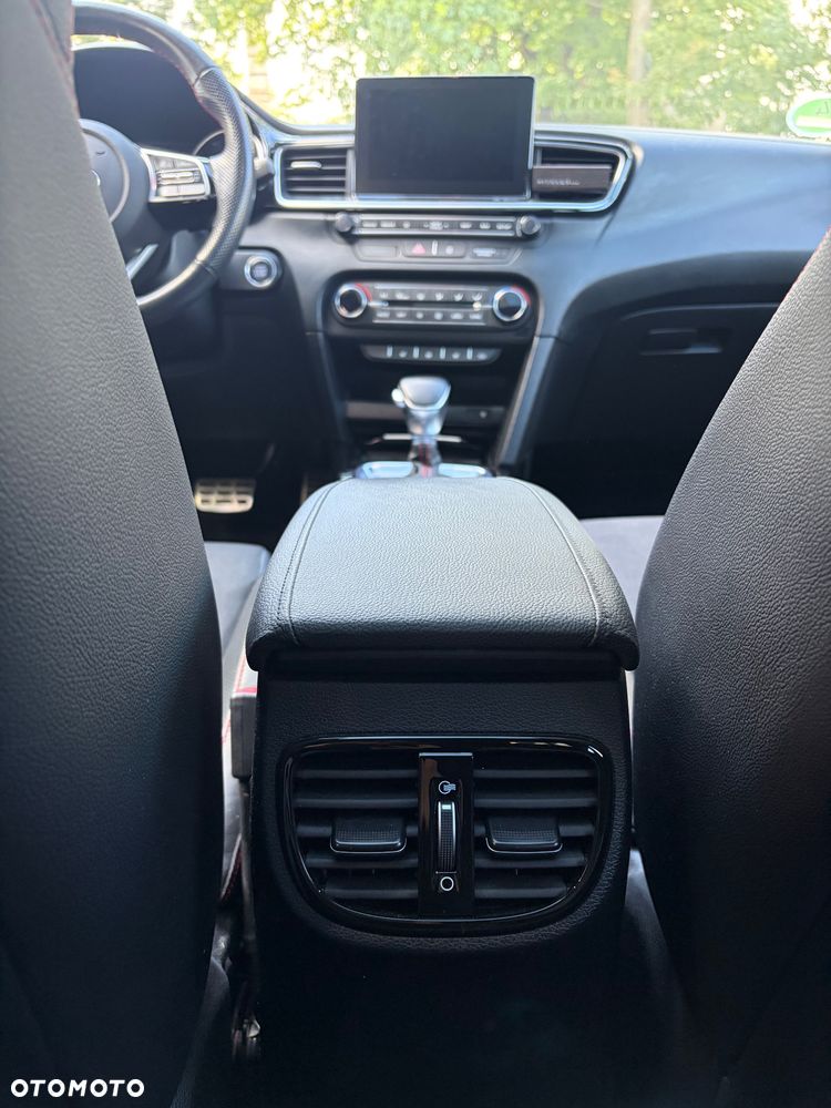 Kia ProCeed - 26