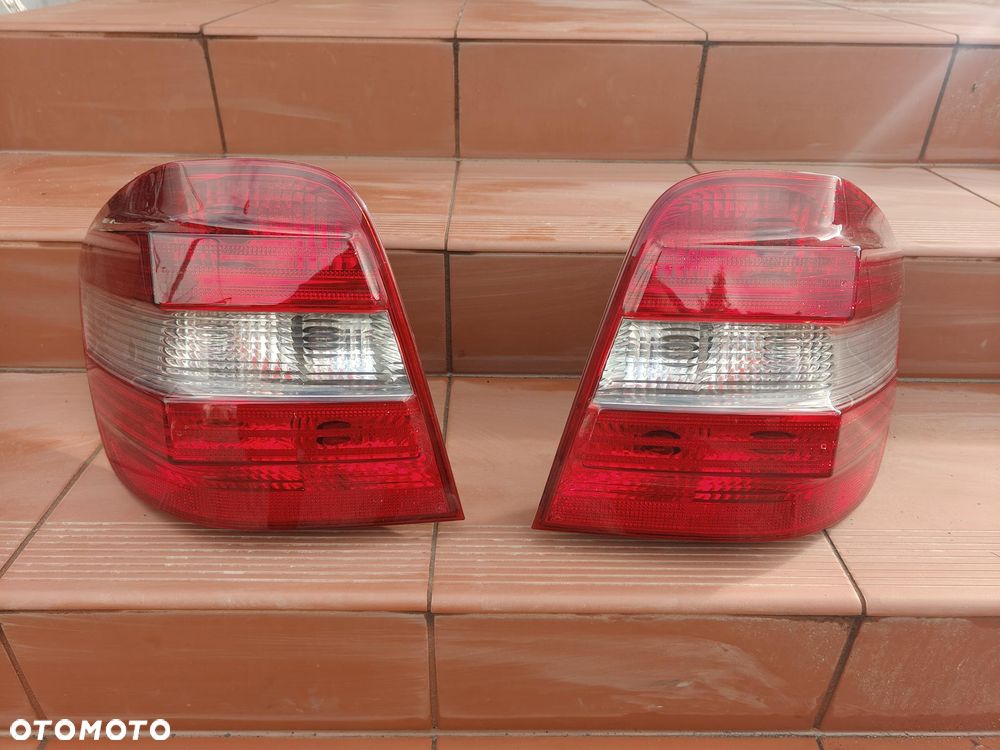 MERCEDES ML W164 Lampa Tylna Jasna Lewa Prawa Tył 05-08 - 1