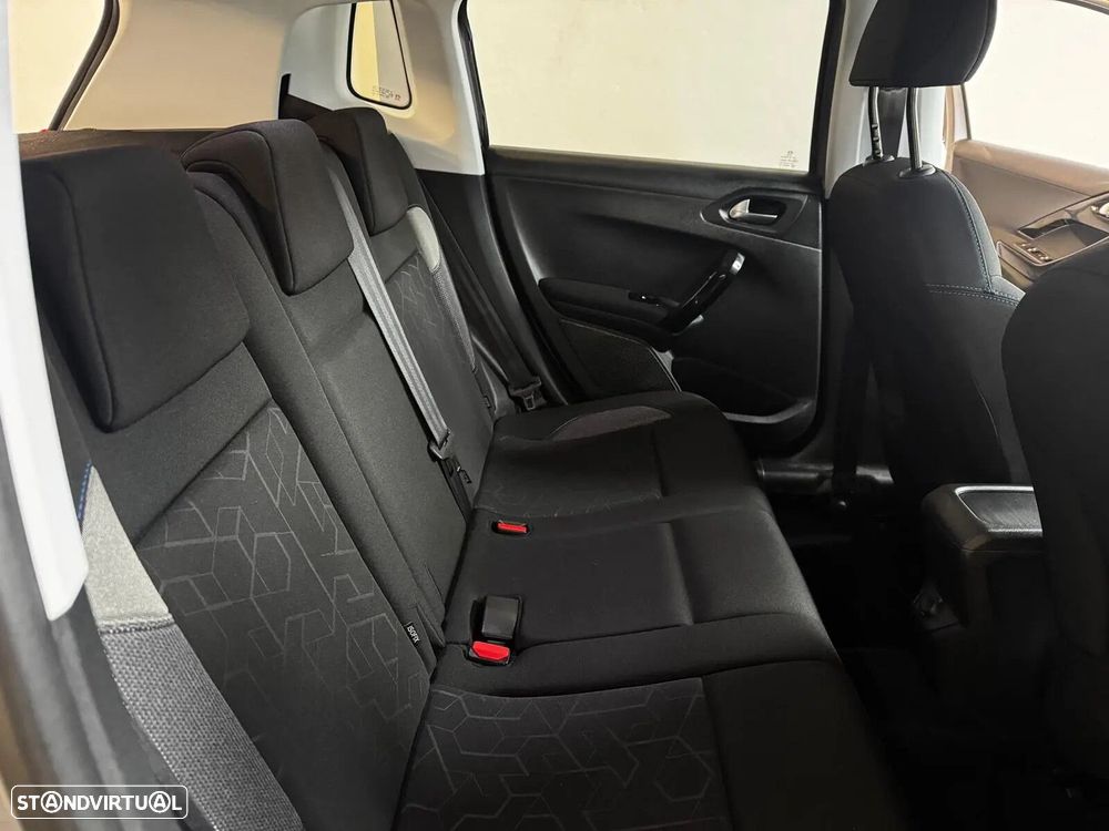 Peugeot 2008 1.2 PureTech Allure - 32