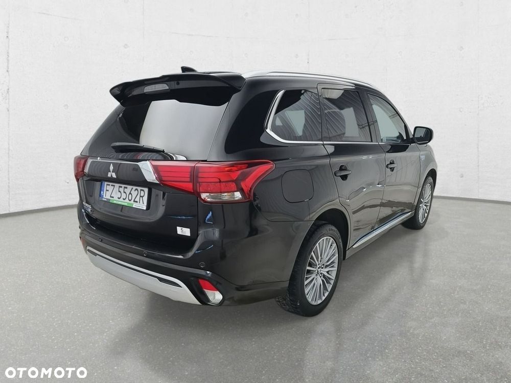 Mitsubishi Outlander - 5