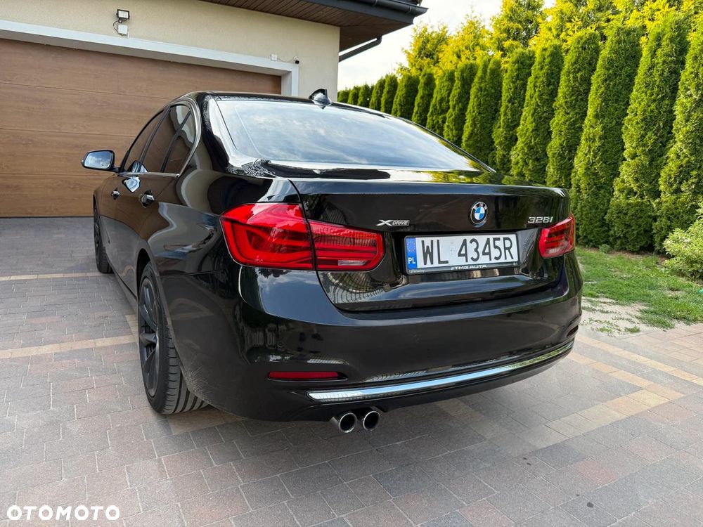 BMW Seria 3 328i xDrive Luxury Line - 4