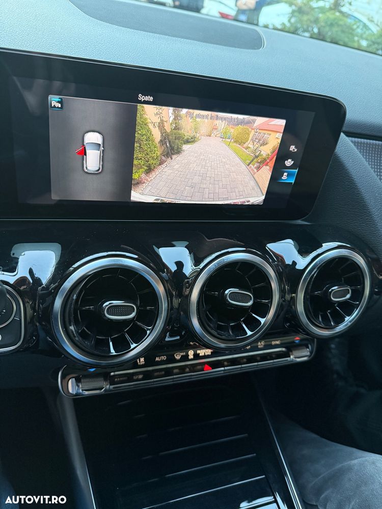 Mercedes-Benz GLA - 25