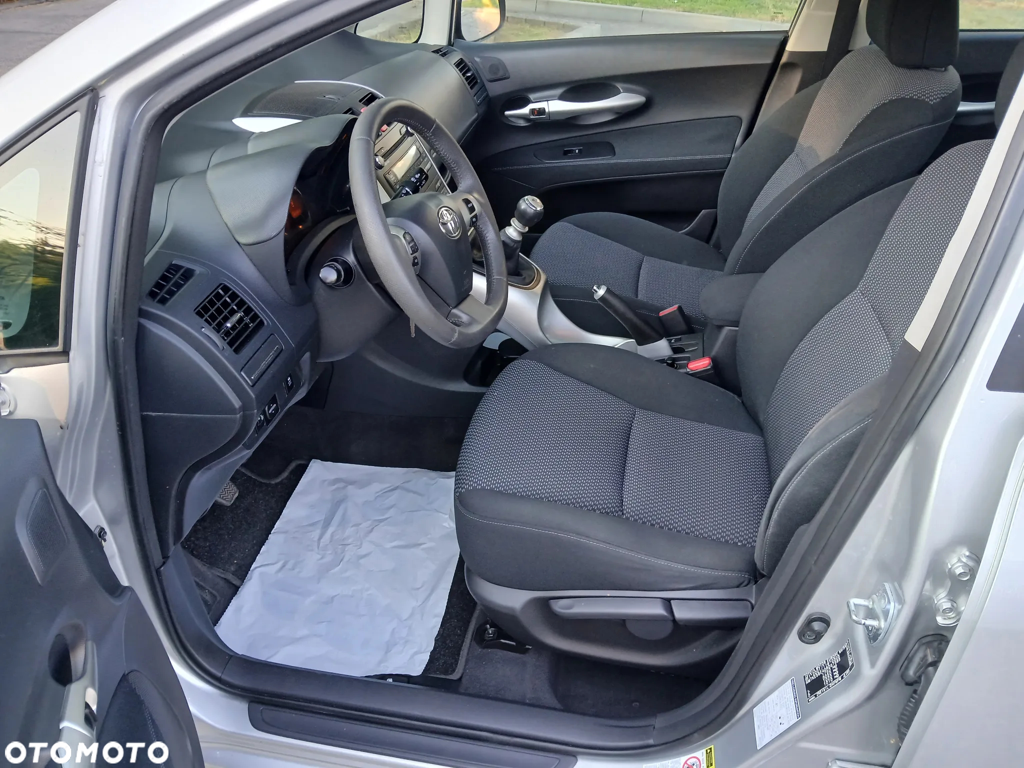 Toyota Auris 1.6 Dynamic - 12