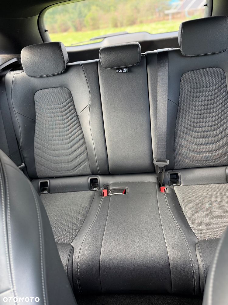 Mercedes-Benz GLA 180 Business Edition - 3