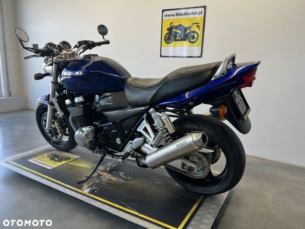 Suzuki GSX - 6