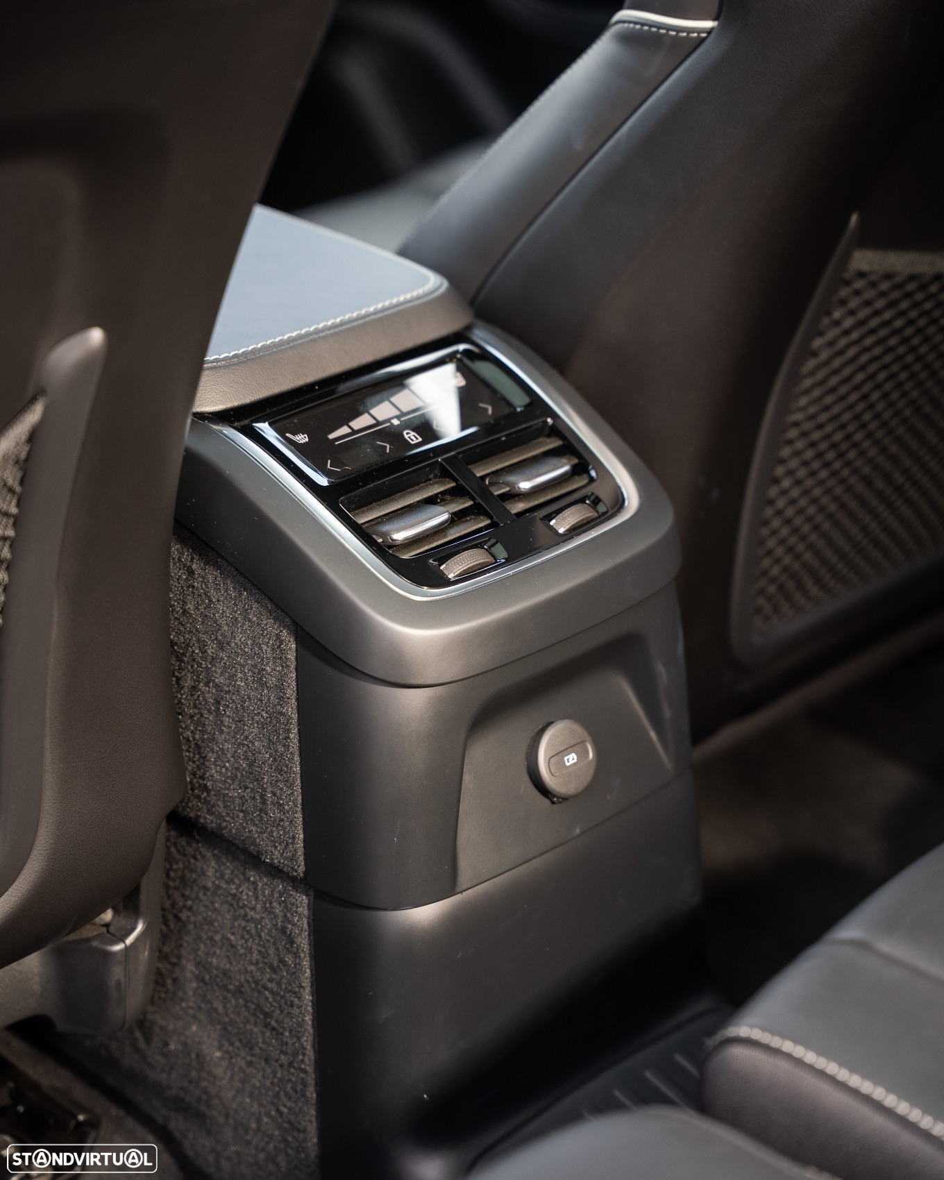 Volvo XC 90 2.0 T8 PHEV Ultimate Dark AWD - 47