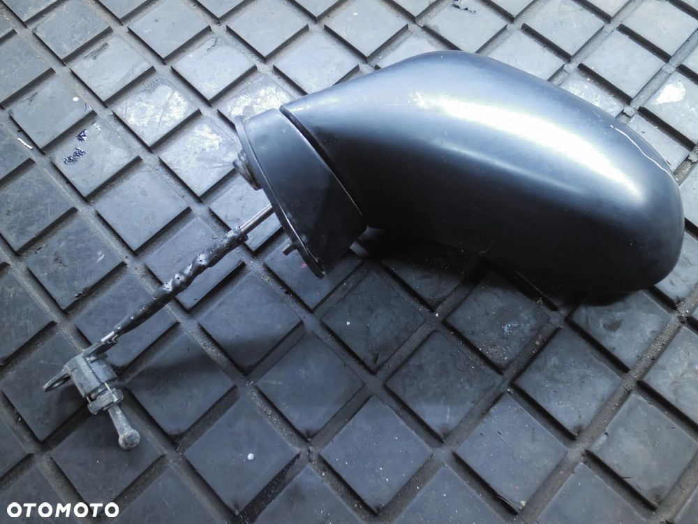 MITSUBISHI CARISMA LUSTERKO ZEWNĘTRZNE LEWE MANUALNE - 1