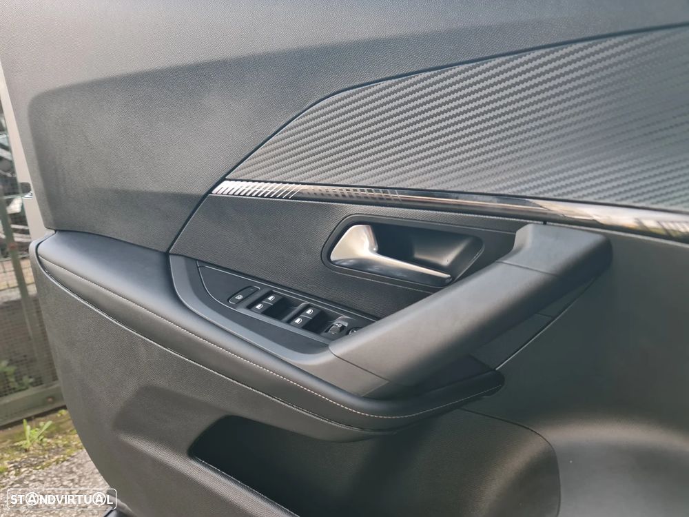 Peugeot 2008 1.2 PureTech Allure Pack - 26