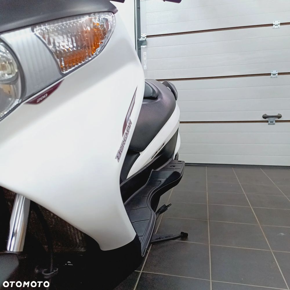 Suzuki Burgman - 7