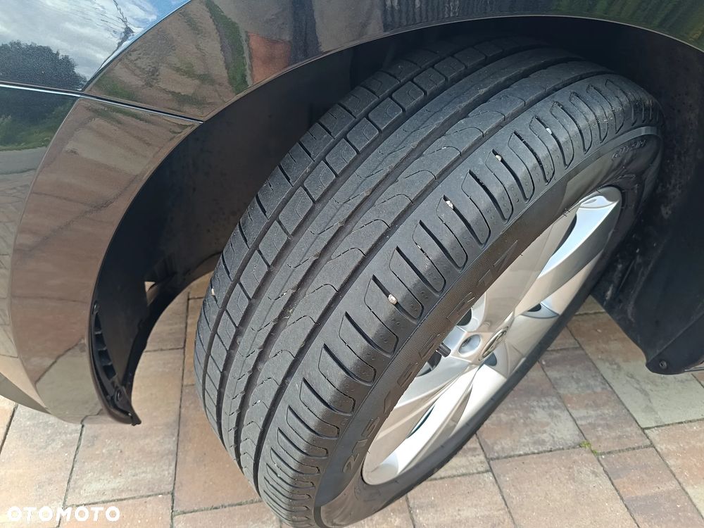 Skoda Superb 2.0 TDI DSG Premium Edition - 34