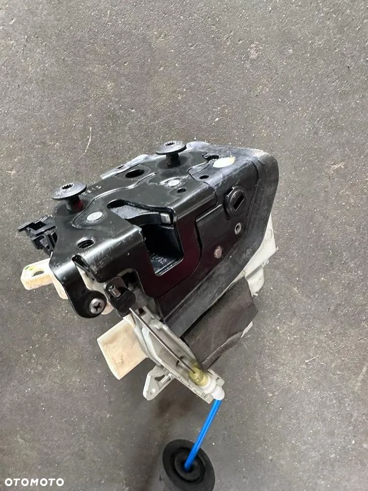 Zamek drzwi Audi 8K0839015D - 1