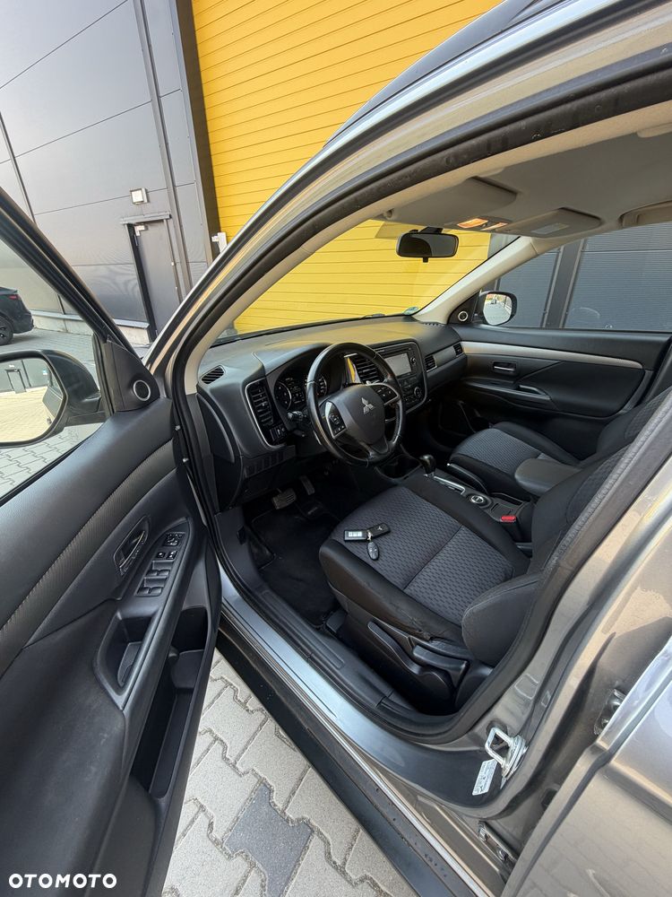 Mitsubishi Outlander - 6