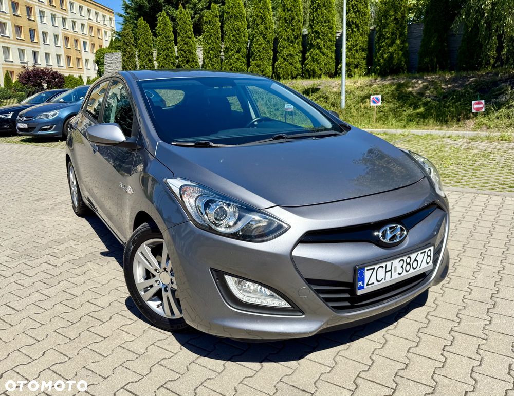 Hyundai i30 blue 1.6 CRDi Style - 1