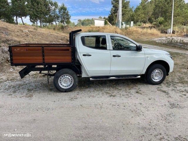 Mitsubishi L200 2.3 DI-D CD Invite 4WD - 8