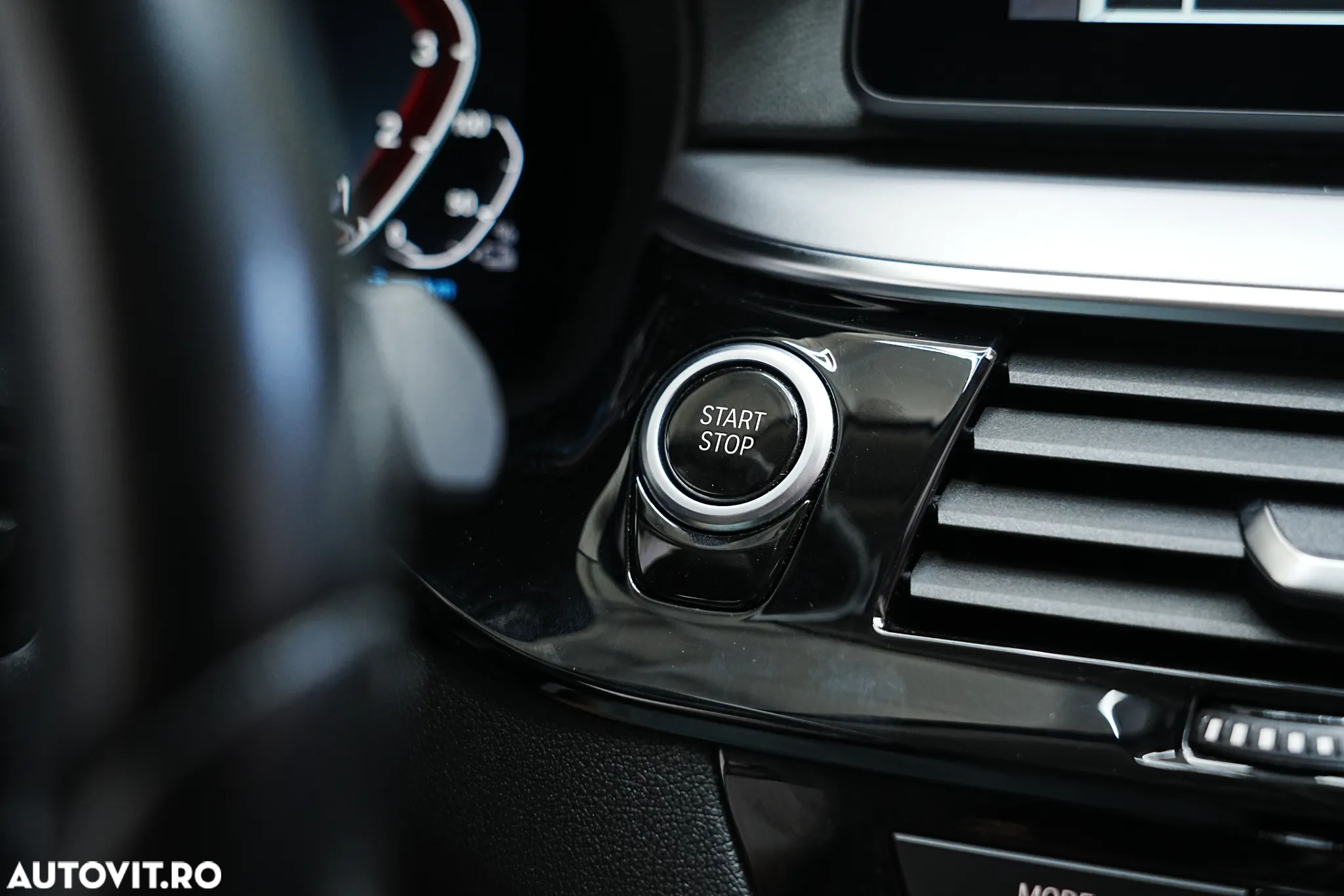 BMW Seria 5 530e xDrive AT PHEV - 31