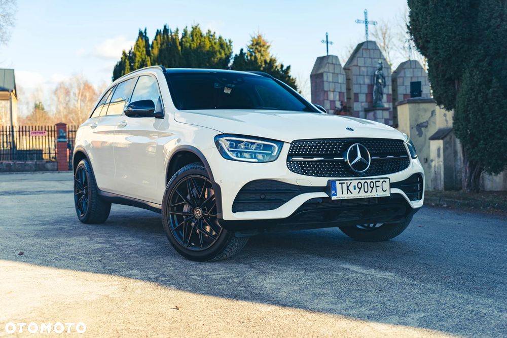 Mercedes-Benz GLC 300 4Matic 9G-TRONIC AMG Line Plus - 1