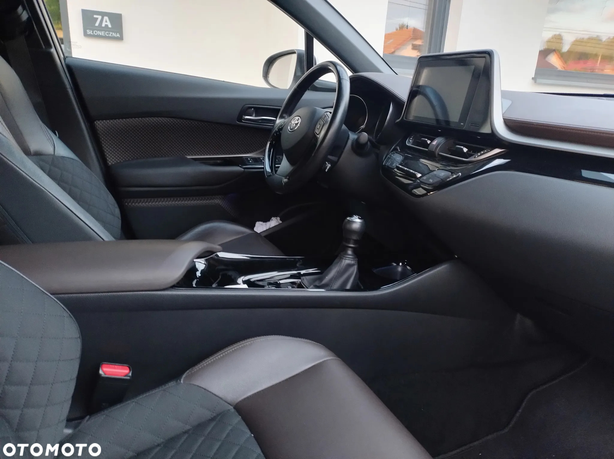 Toyota C-HR 1.2 Turbo Lounge - 12