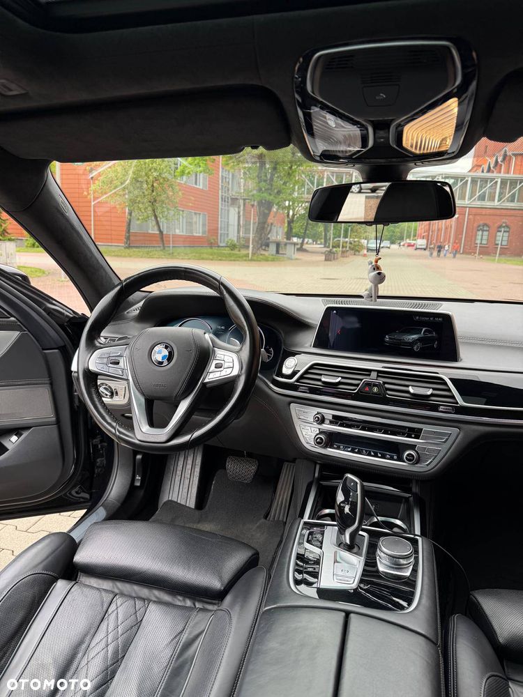 BMW Seria 7 750Ld xDrive - 21