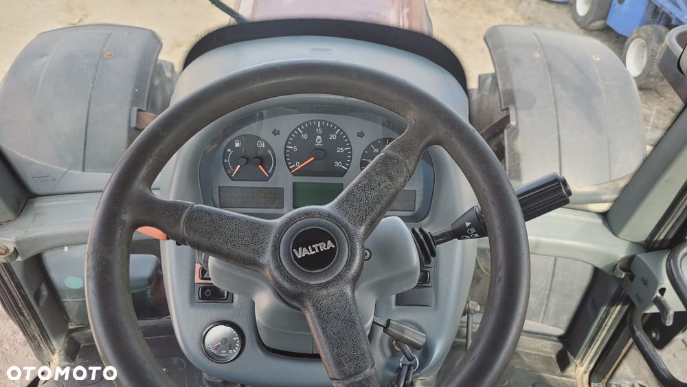 Valtra T152 - 11