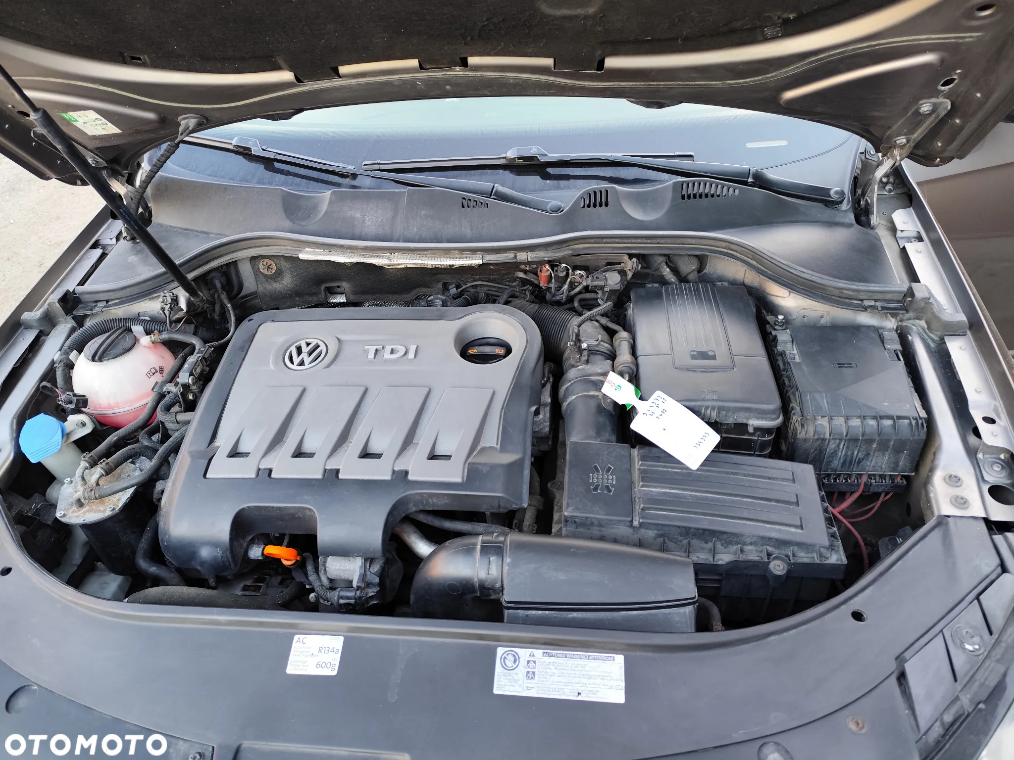 Volkswagen Passat 2.0 TDI DPF Highline - 12