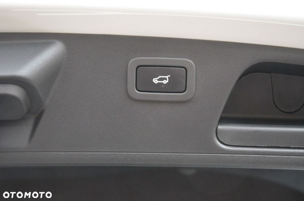 Jaguar E-Pace 2.0 i4P AWD R-Dynamic - 22