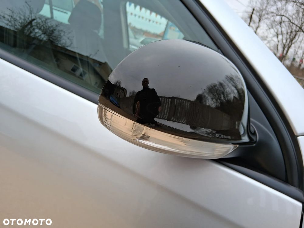 Volkswagen Golf 2.0 TDI DPF MATCH - 37