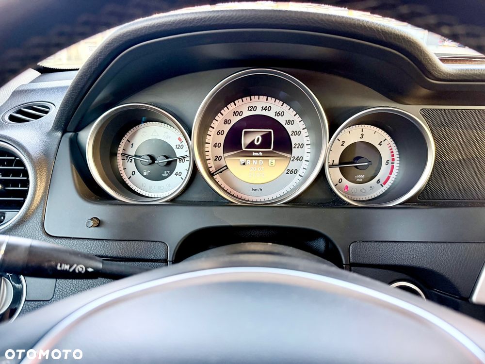 Mercedes-Benz Klasa C 220 CDI DPF BlueEFFICIENCY 7G-TRONIC Avantgarde Edition - 35