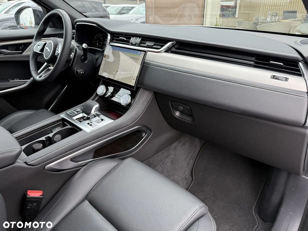 Jaguar F-Pace D200 AWD R-Dynamic SE - 9