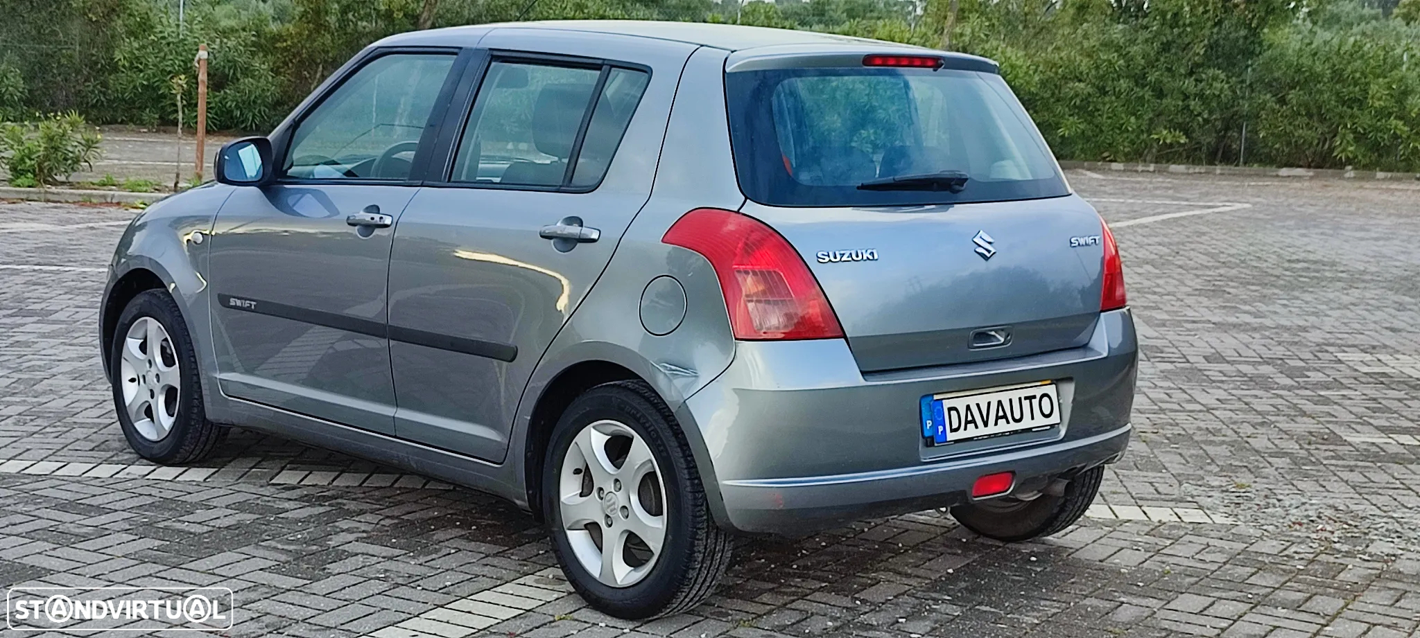 Suzuki Swift 1.3 16V GLX - 3