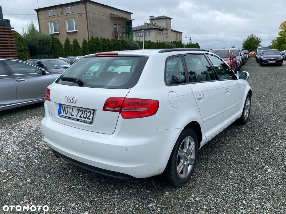 Audi A3 Sportback 1.6 Attraction - 6