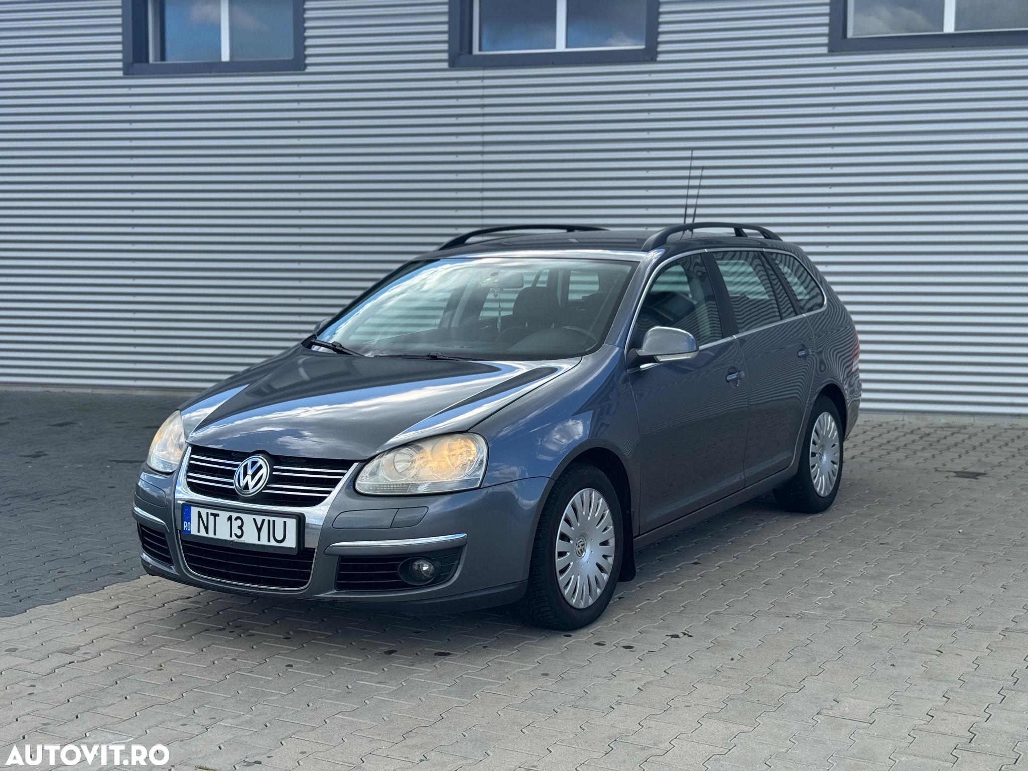 Volkswagen Golf 1.9 TDI BlueMotion Comfortline - 1