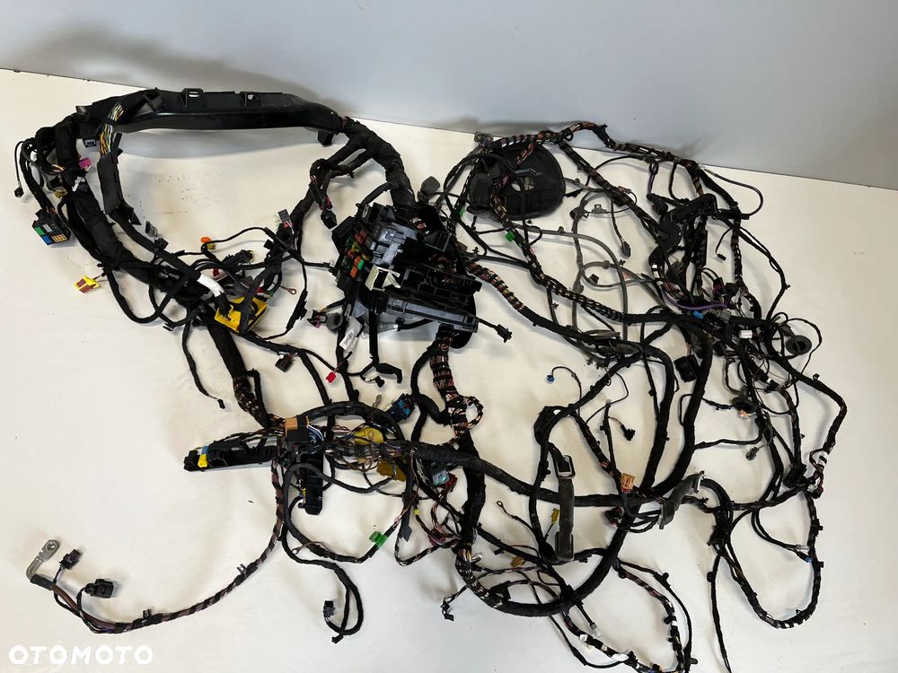 OCTAVIA IV KOMBI WIĄZKA INSTALACJA WNĘTRZA - 2