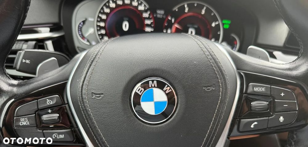 BMW Seria 5 520d Sport Line - 14