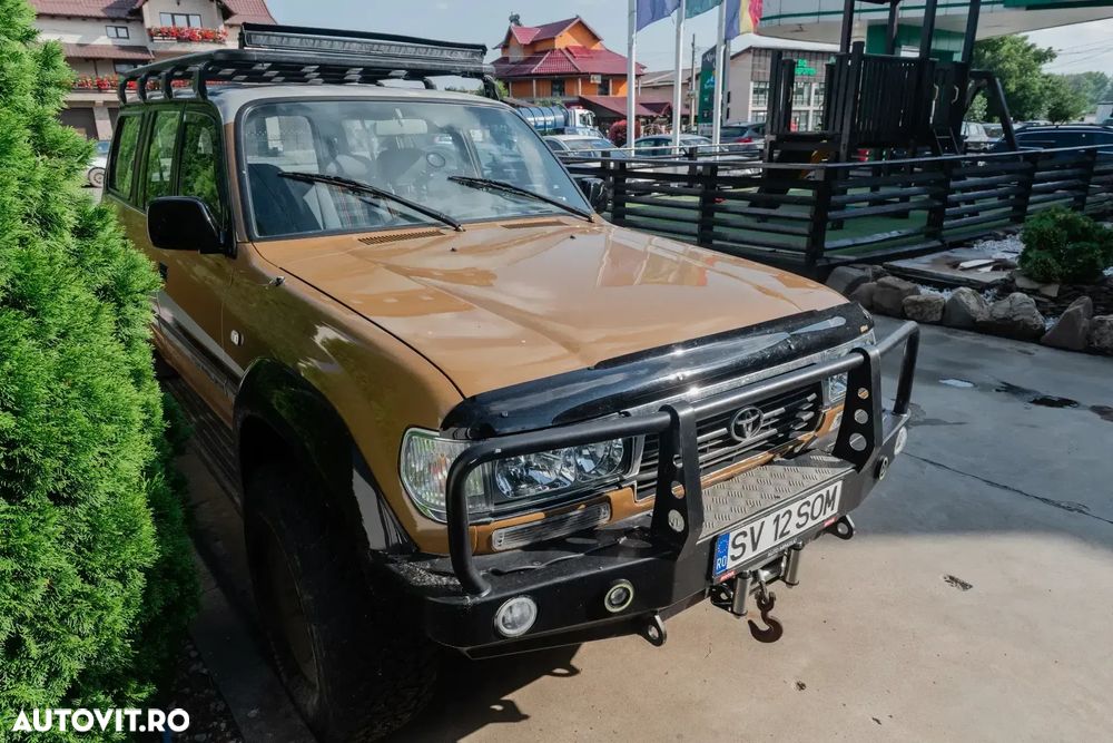 Toyota Land Cruiser - 4