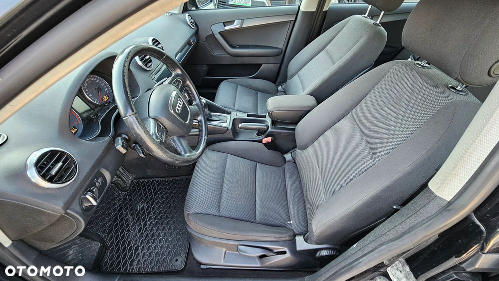 Audi A3 Sportback 1.6 TDI DPF Ambiente S tronic - 13