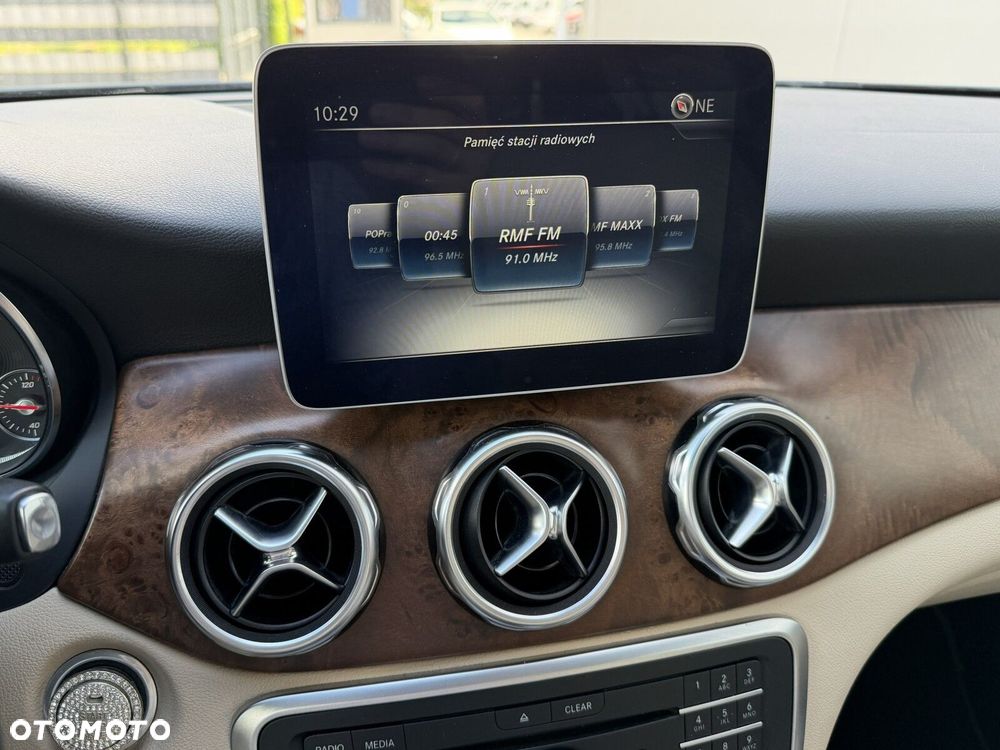 Mercedes-Benz GLA 250 4-Matic - 30