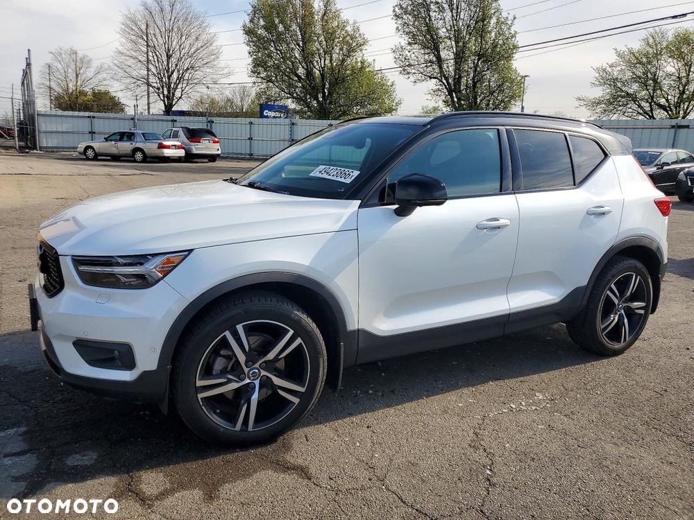 Volvo XC 40 T5 AWD R-Design - 1