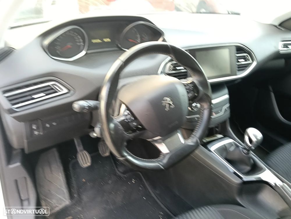 Peugeot 308 SW BlueHDi 120 Stop & Start Active - 4