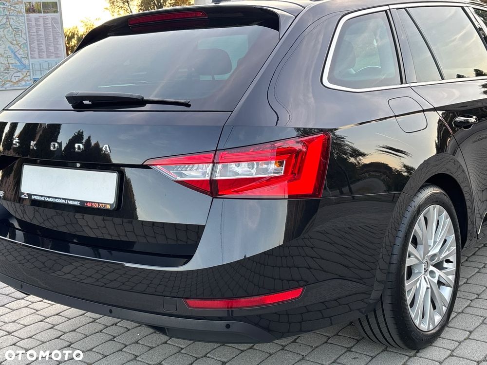 Skoda Superb 2.0 TDI DSG Premium Edition - 31
