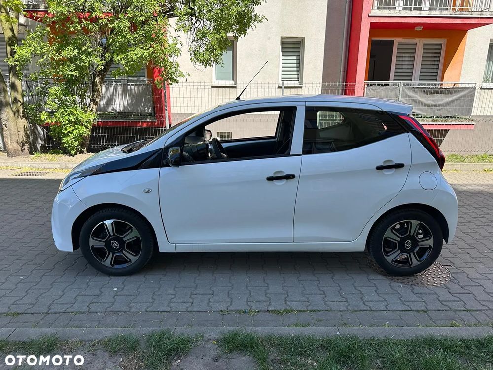 Toyota Aygo x-clusive Style Selection - 2