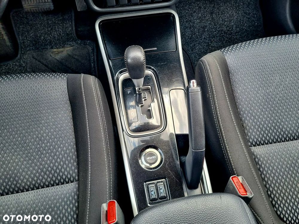 Mitsubishi Outlander 2.0 4WD Invite - 21