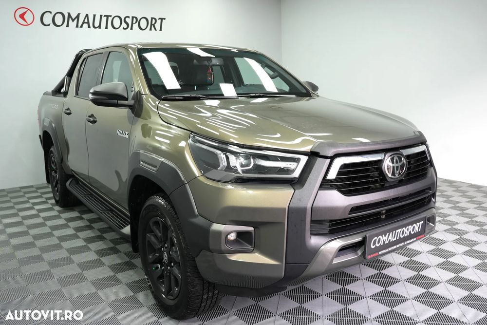 Toyota Hilux 2.8D 204CP 4x4 Double Cab AT Invincible - 1