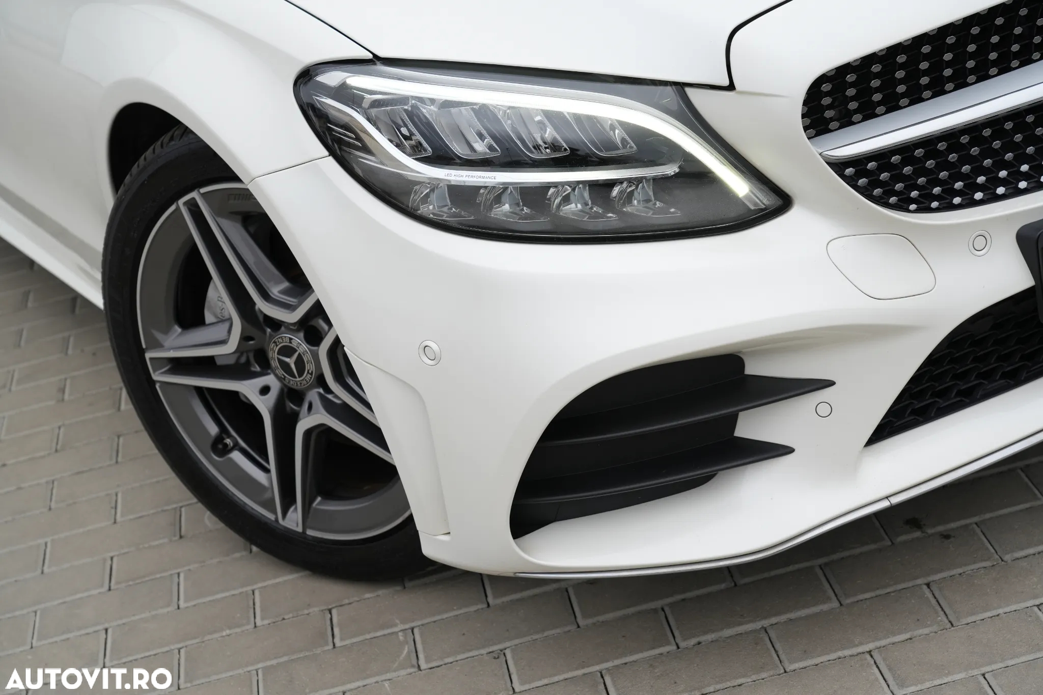 Mercedes-Benz C 200 9G-TRONIC AMG Line - 32