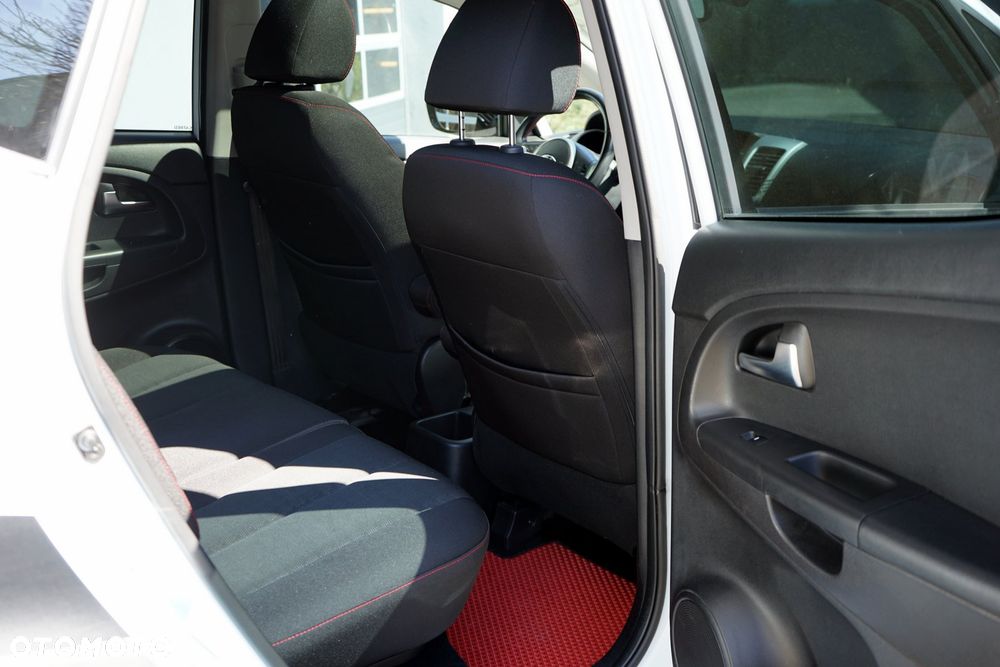 Kia Venga 1.6 Business Line - 14