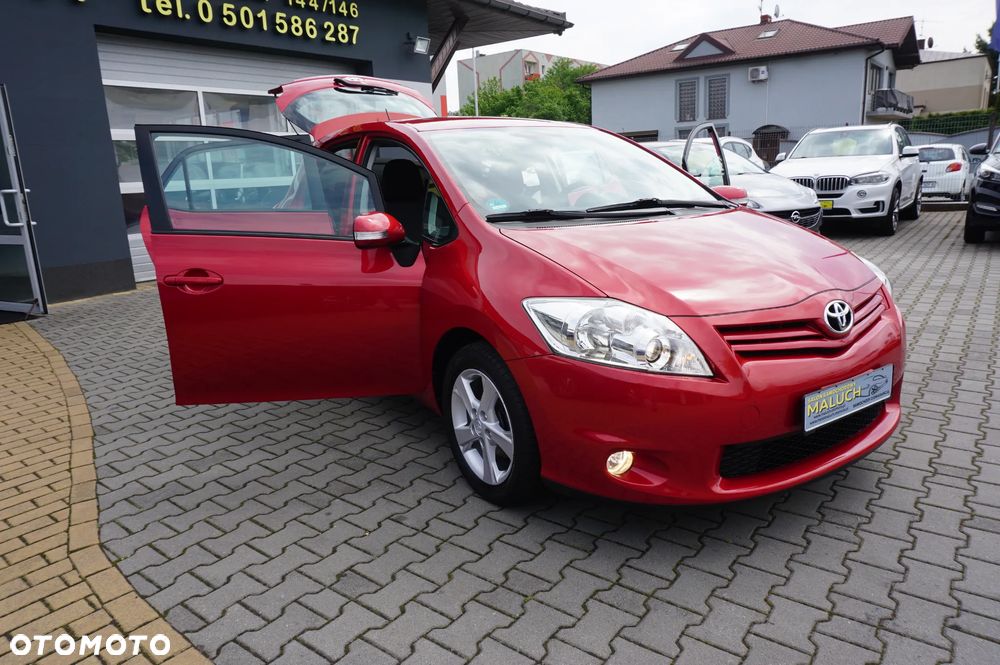 Toyota Auris 1.6 Executive - 12