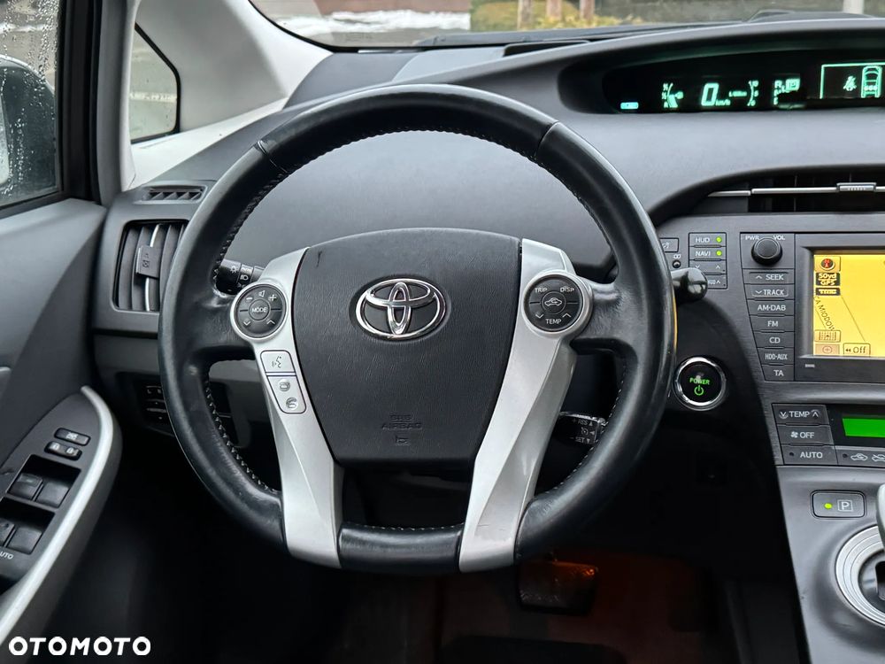 Toyota Prius (Hybrid) Comfort - 13