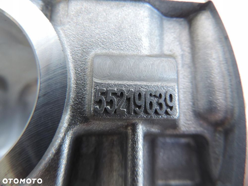 POKRYWA ZAWORÓW Opel Meriva B CORSA D 1,3 CDTI 55219639 NOWA ORYGINAŁ - 3