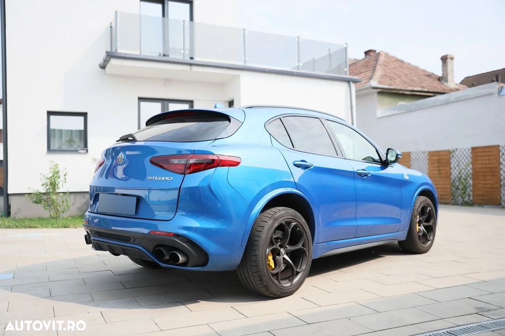 Alfa Romeo Stelvio V6 2.9 Bi-Turbo AT8-Q4 Quadrifoglio - 2